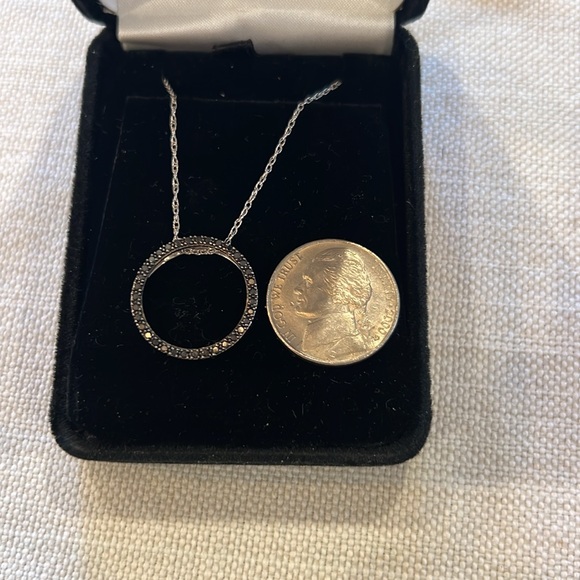 Black Diamond Circle pendant Necklace - Picture 9 of 9
